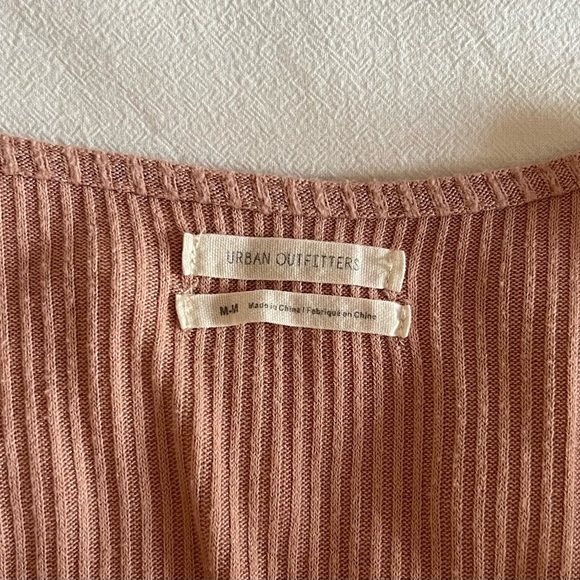 Dusty rose Urban Outfitters cross tie sweater - Picture 3 of 3